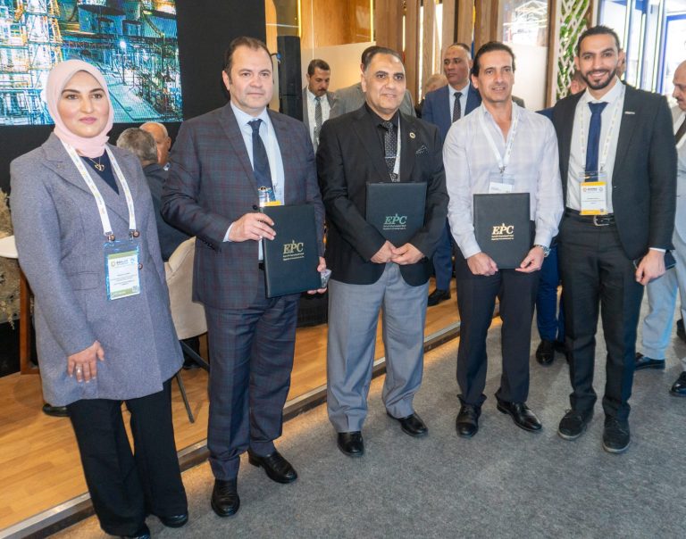 توقيع مذكرة تفاهم بين شركة البتروكيماويات المصرية وشركة بترومنت وشركة هواوي