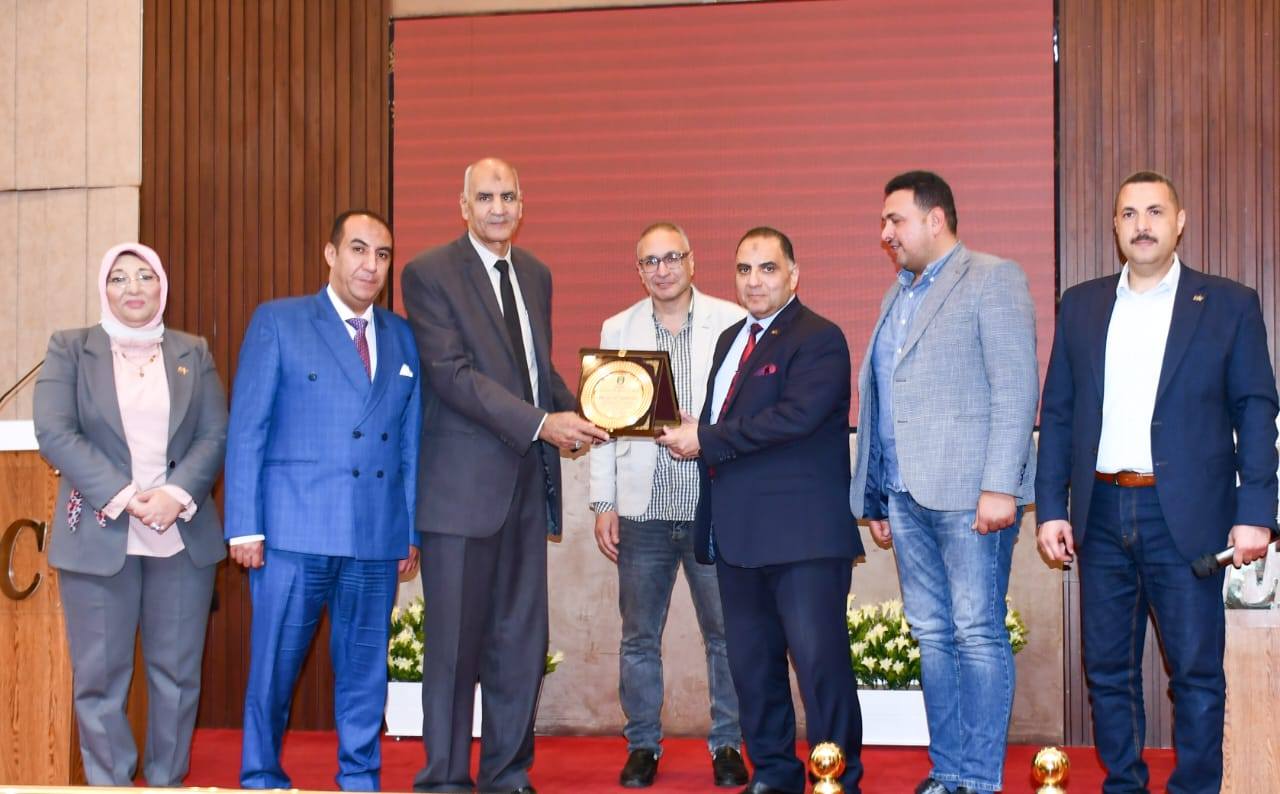 الاتحاد العام لنقابات عمال الإسكندرية  يشيد بالمستوى العالمي لشركة البتروكماويات المصرية ويثمن مجهودات المهندس احمدموقع رئيس مجلس الادارة